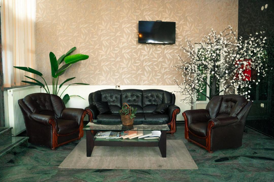 Hotel Zeleni Vir Ниш Экстерьер фото