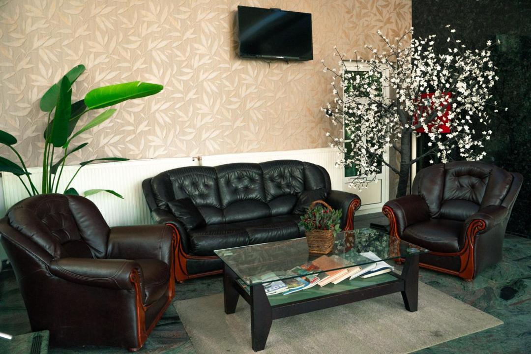 Hotel Zeleni Vir Ниш Экстерьер фото