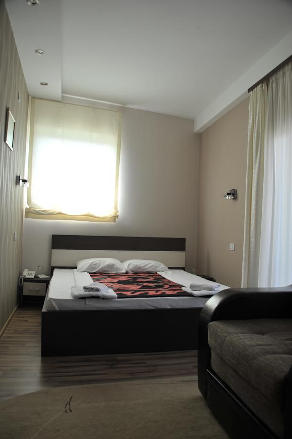 Hotel Zeleni Vir Ниш Экстерьер фото