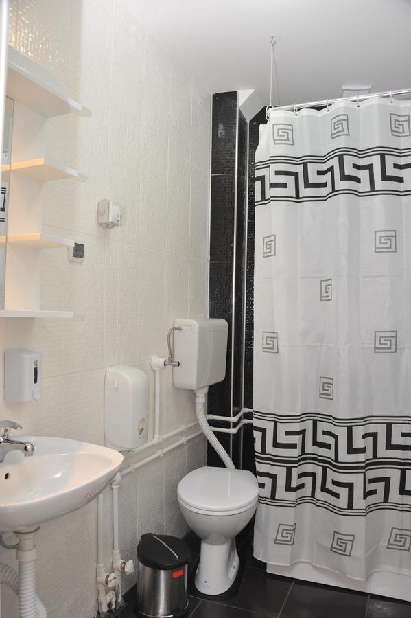 Hotel Zeleni Vir Ниш Экстерьер фото
