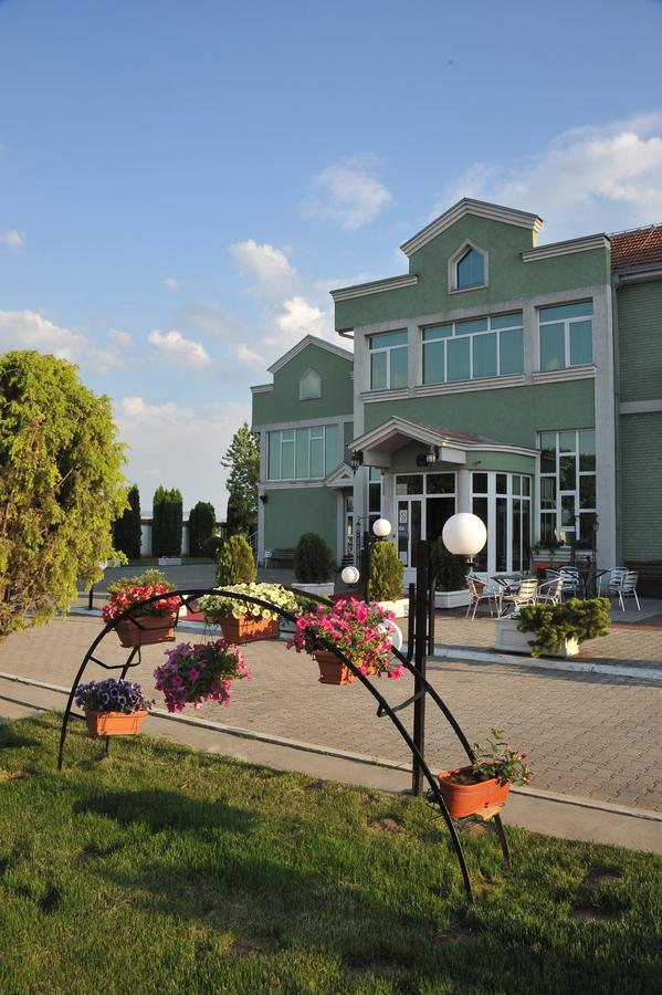 Hotel Zeleni Vir Ниш Экстерьер фото