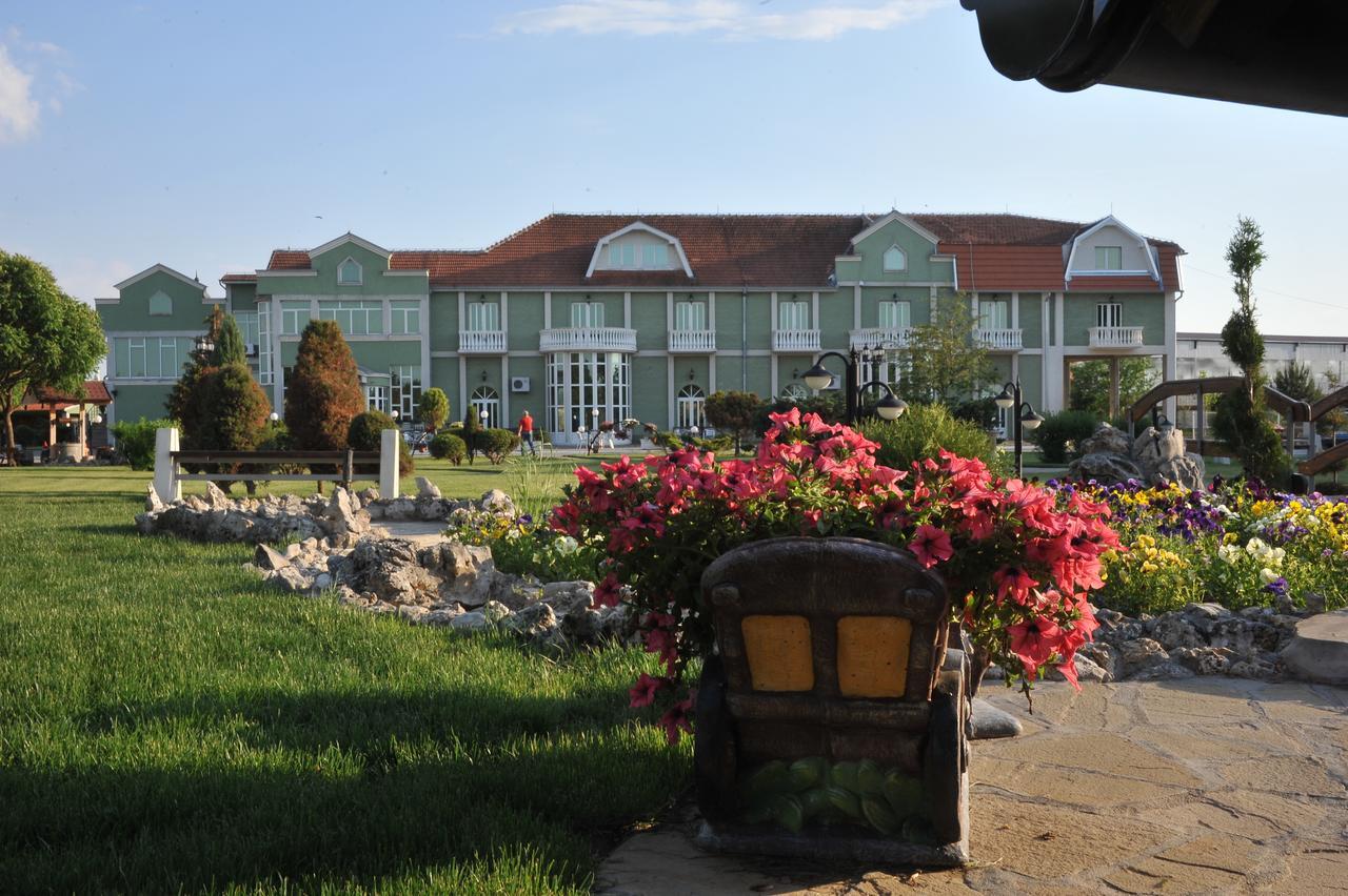 Hotel Zeleni Vir Ниш Экстерьер фото