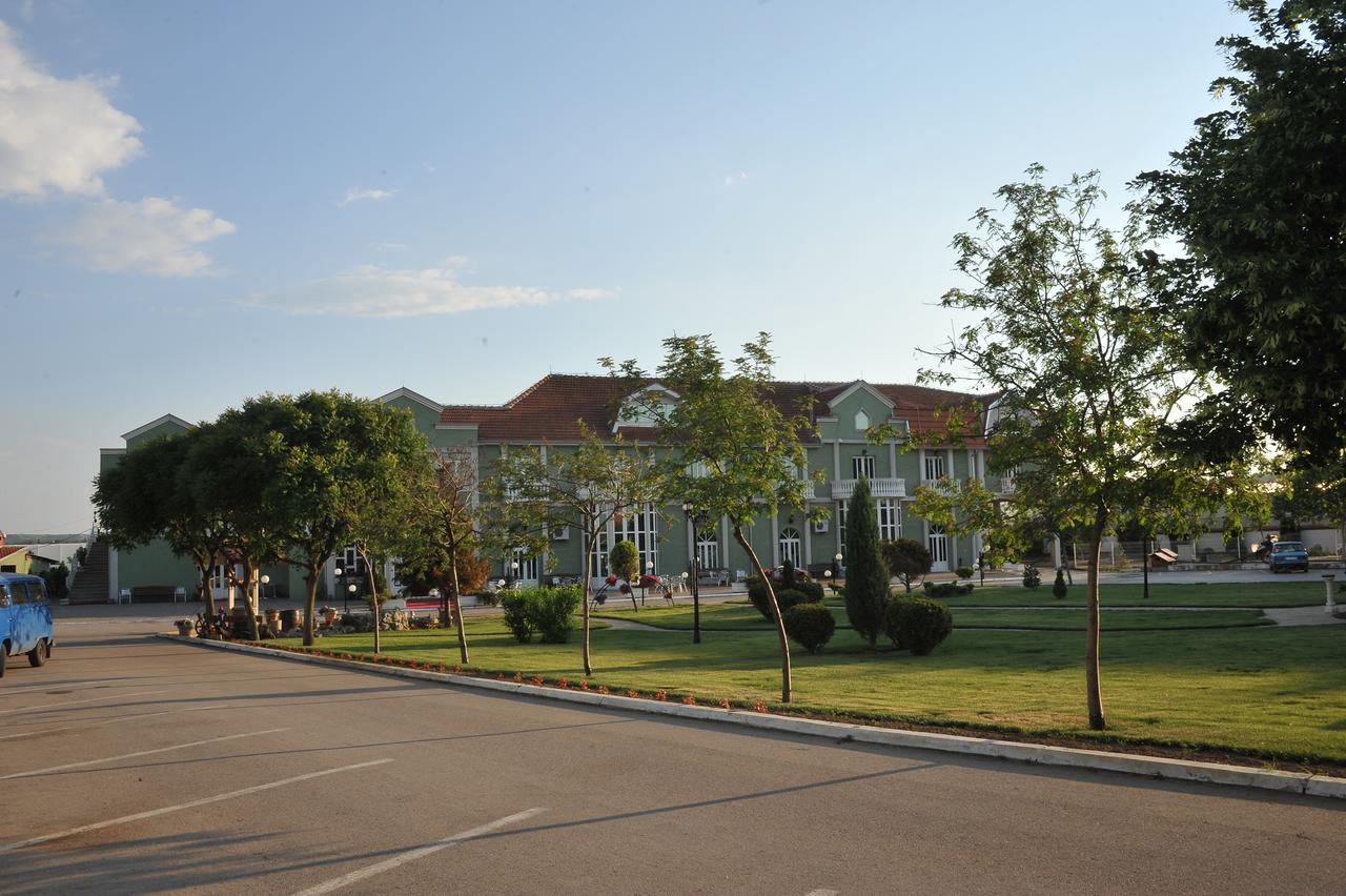 Hotel Zeleni Vir Ниш Экстерьер фото