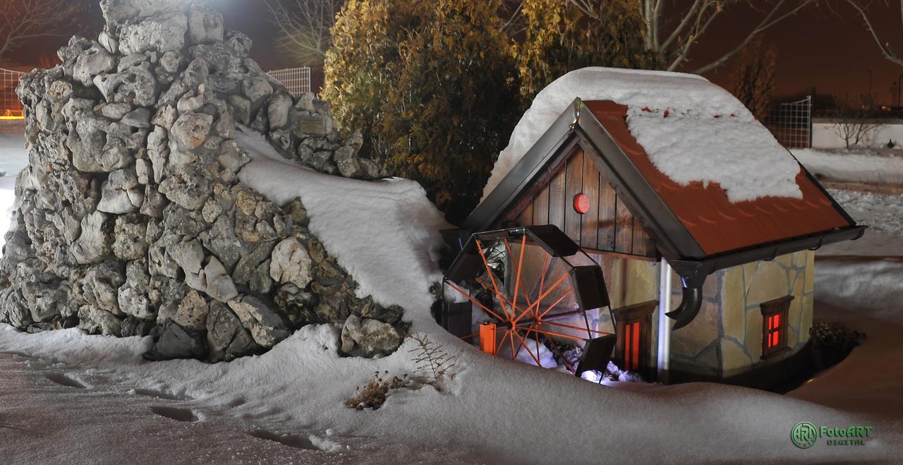 Hotel Zeleni Vir Ниш Экстерьер фото